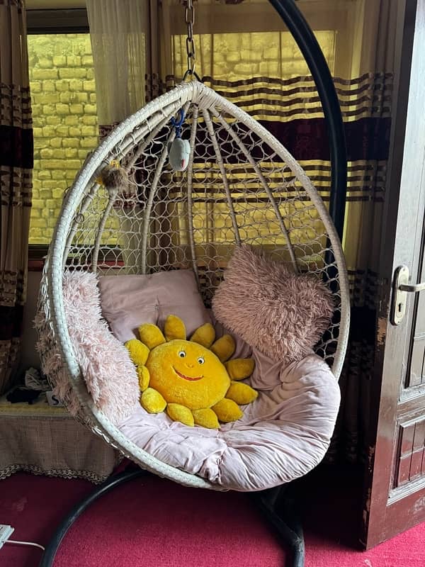 rattan swing jhola is good condition. 0