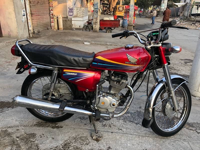 Honda CG 125 Model 2010 (Red Colour) 1