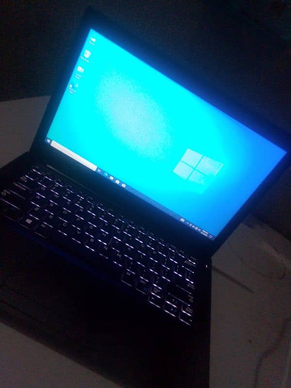 HP laptop model 7280 8 g. b ram 256gb SSD m2   better health 100% 2