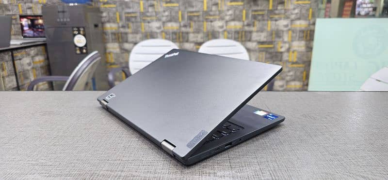 Lenovo thinkpad YOGA L13 X360 i5 12th gen 8