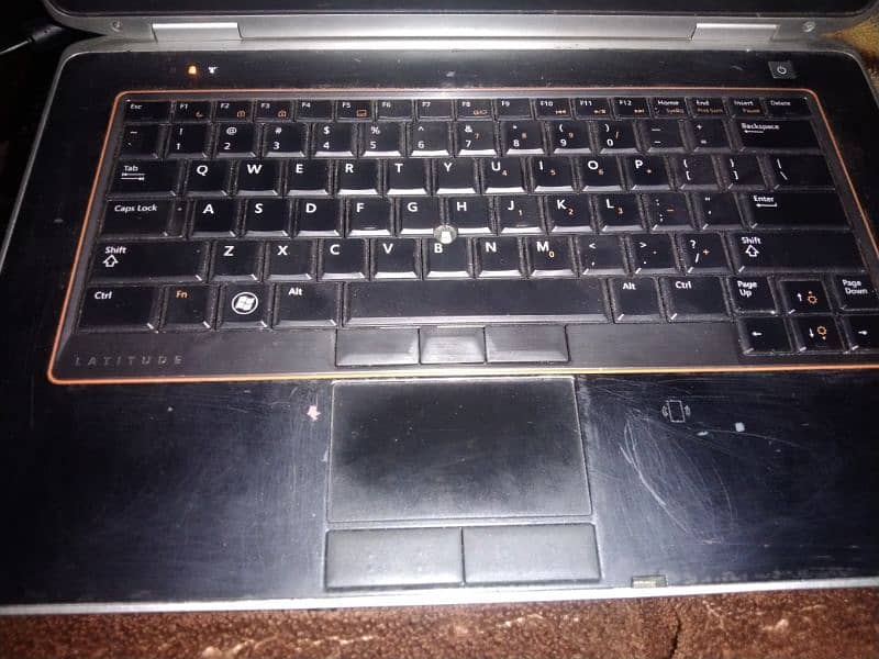 dell latitude e6420     6gb ram    320gb hard 1