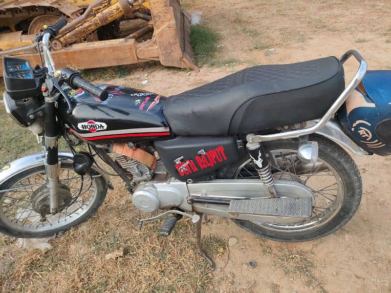 Honda 125 Sindh no argent sale 03185777040 Wats up No 5