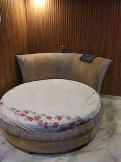 ROUND BED PURE FINE WOOD