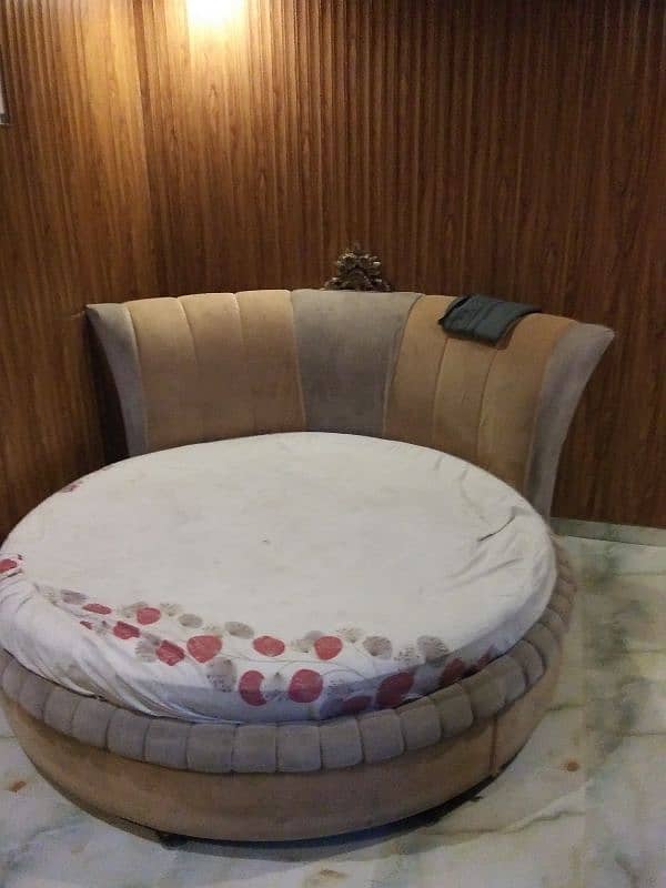 ROUND BED PURE FINE WOOD 0