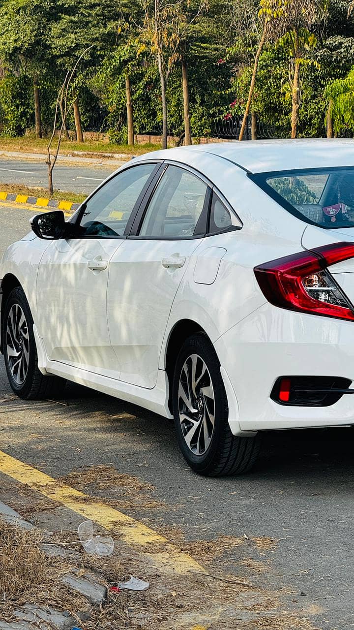 Honda Civic Oriel 2018 1.8 I-VTEC 14