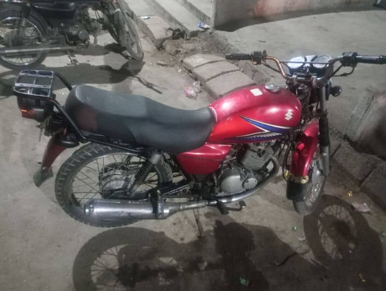 gs 150 2015 me model excellent condition okara no 1