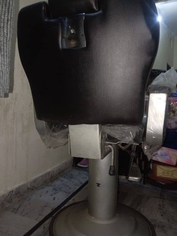 parlour and salon chair new 1