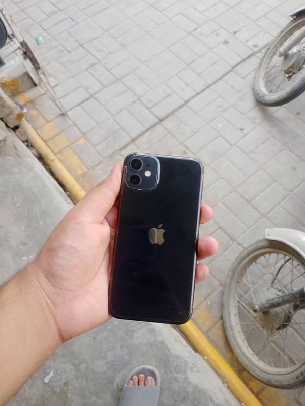 iPhone 11 pta aproved lush condition  all ok panel chng h bs 6