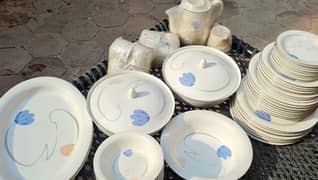 crockery& cutlery