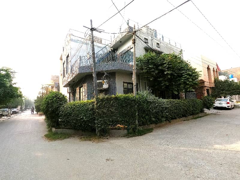 Corner House In Model Town - Block R Best Option 6