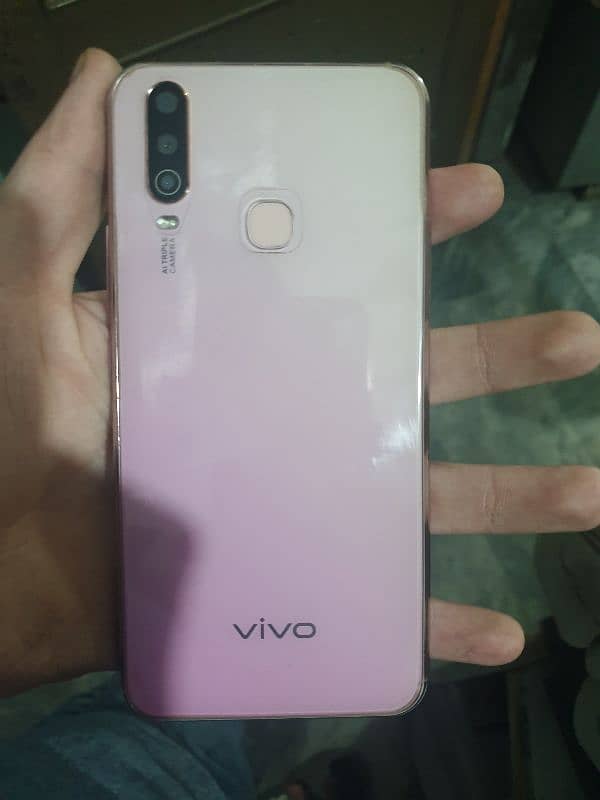 vivo Y17 pta 2 SiM box with charger phone 03284028287 0