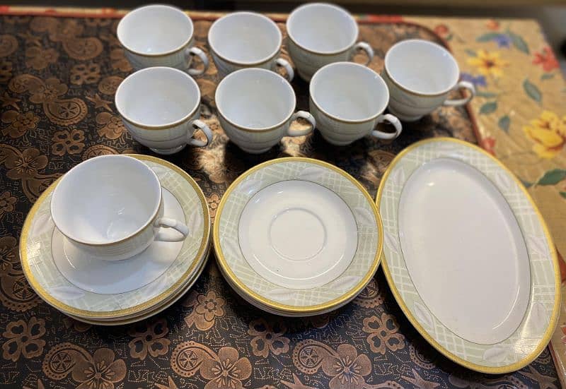 70-pieces dinner set for sale !!! 2