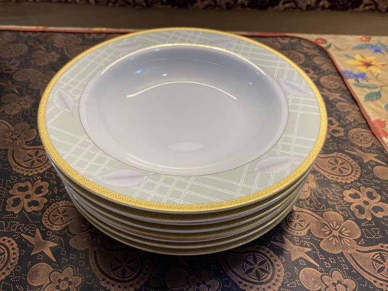 70-pieces dinner set for sale !!! 6