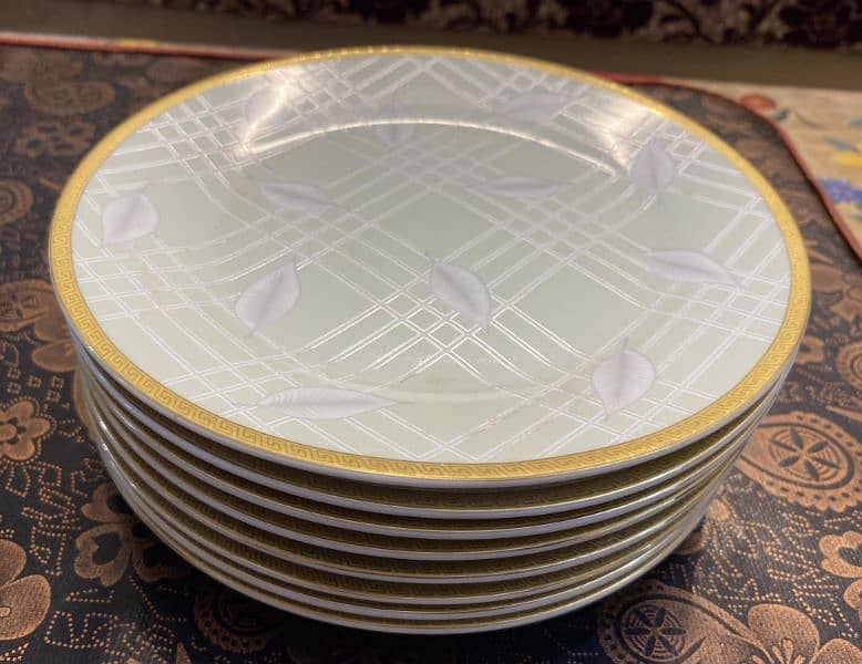 70-pieces dinner set for sale !!! 9