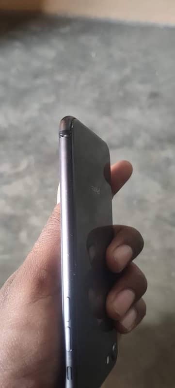 ipone 8   64gb black colour non pta ture tune on finger ok 0