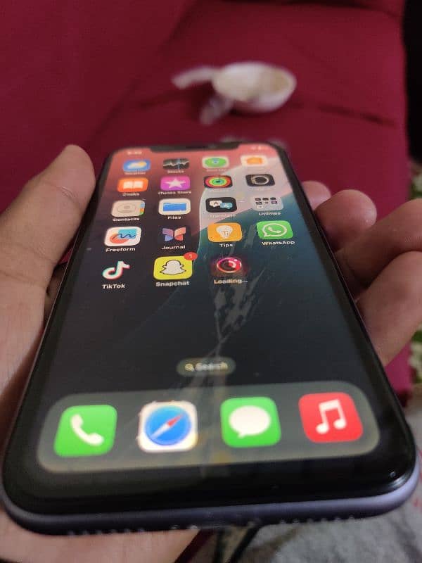 iphone 11 128 gb just. touch and back break true ton active with chrgr 5