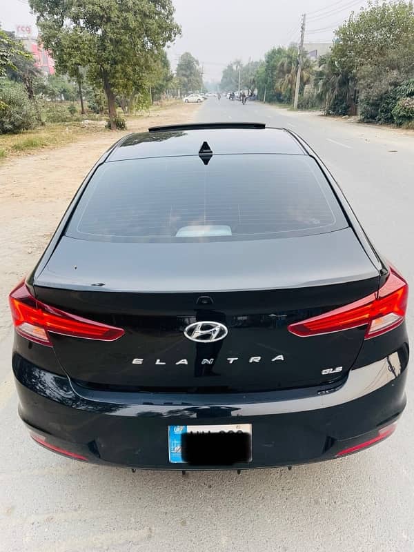 Hyundai Elantra 2021 7