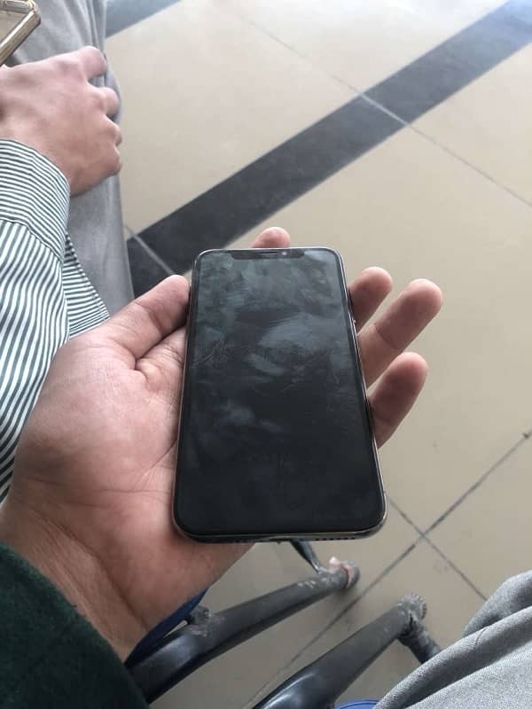 iPhone XS 256gb sim working 5