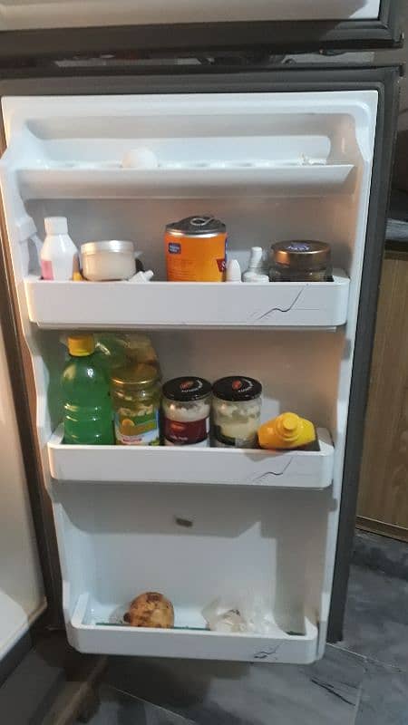 03324134399. . . urgent sale dawlance refrigerator 5