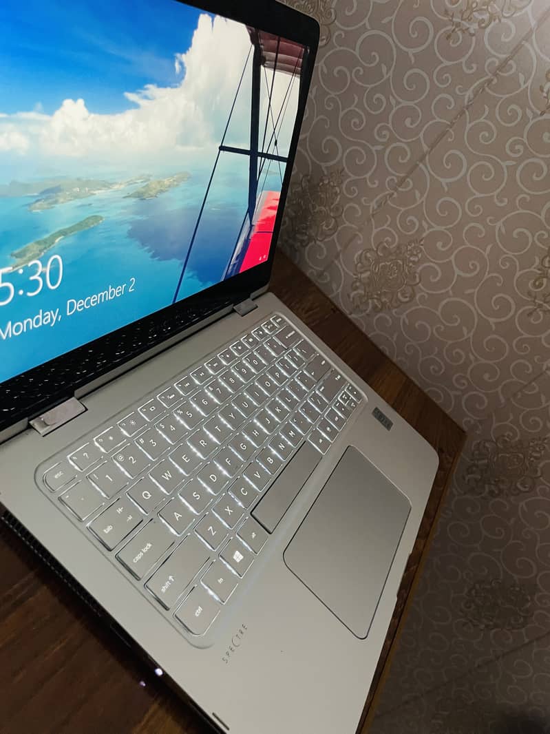 HP spectre x360 0