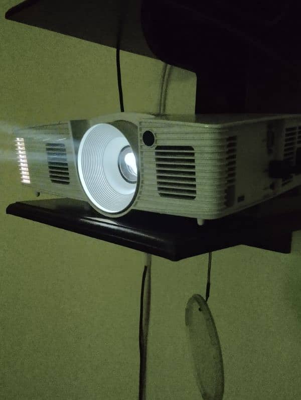 Acee Projector 0