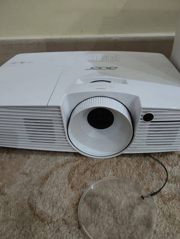 Acee Projector 2