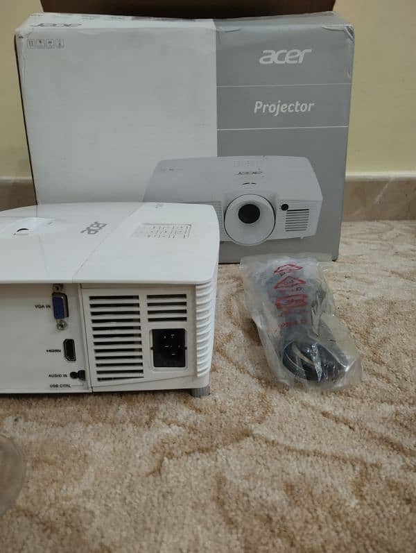 Acee Projector 3