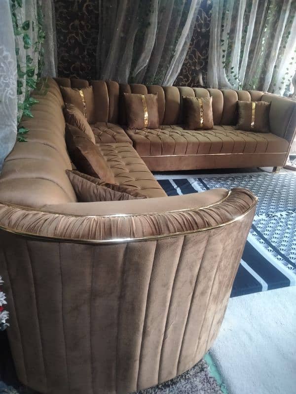 Urgent For Sale 7 Seater Velvet Corner Sofa 2