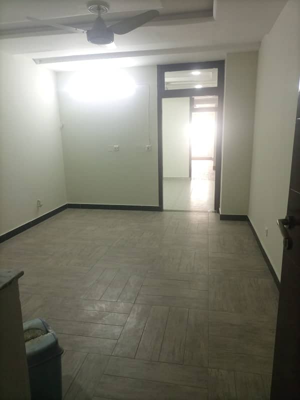 Luxury Corner Apartment For Rent 4