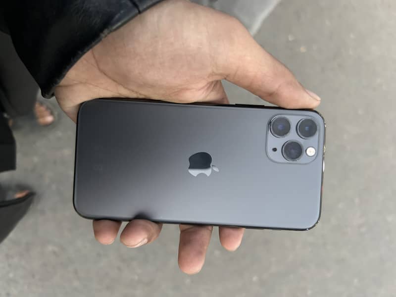 iphone 11pro pta approved 0