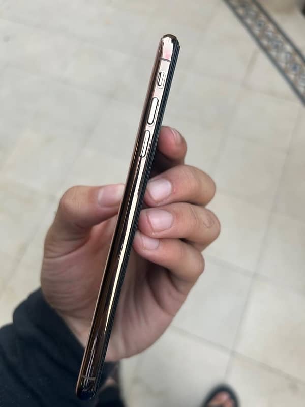 iphone xs max 2