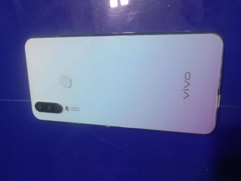 vivo y17 4gb 128gb pta aproved Hai only kit hai 1