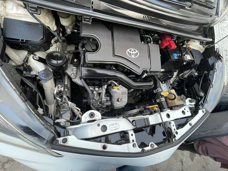 Toyota Vitz 2015 7