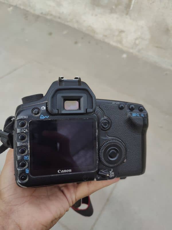 DSLR canon 5d mark ii with 50. mm 2