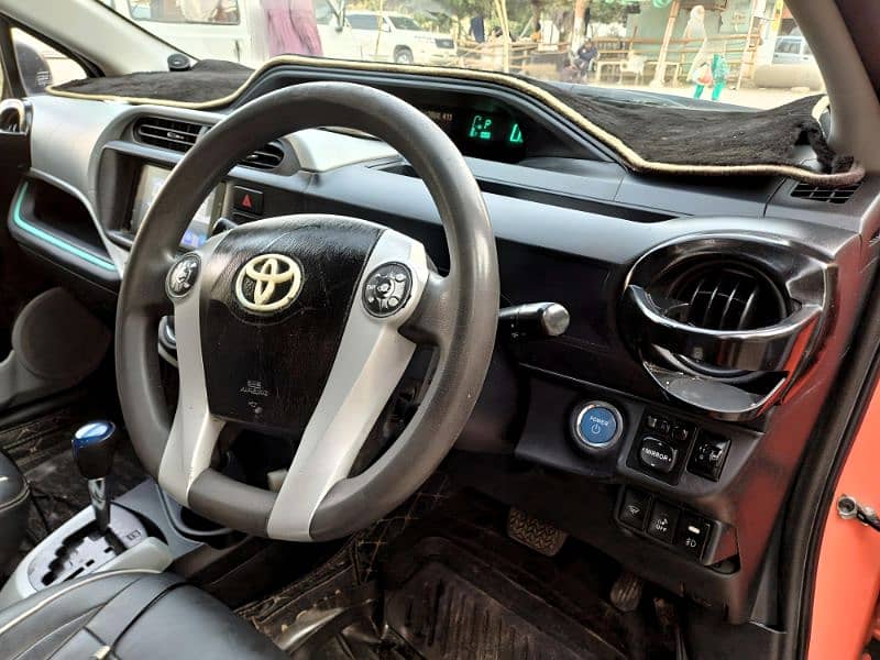 Toyota Aqua 2013 S Push Start Hard Top 5