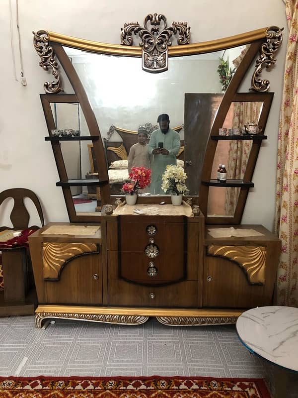 dressing table,table,singarmaiz 1