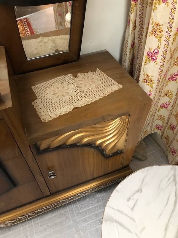 dressing table,table,singarmaiz 2