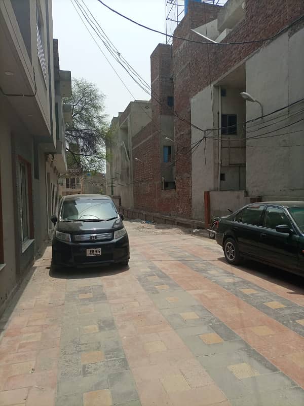 5 Marla Like New House For Sale In BOR Society, Johar Town, Lahore. 11