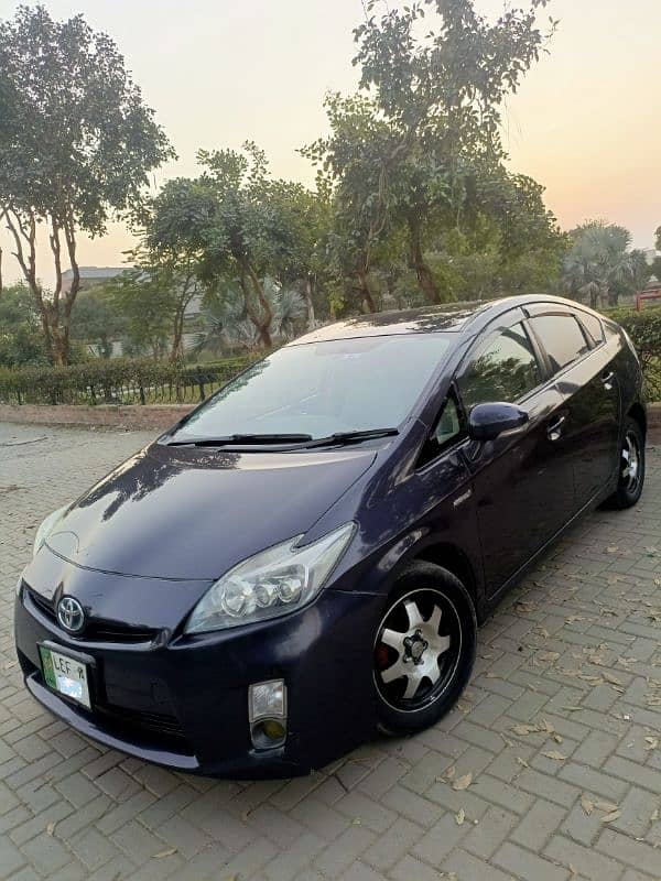 Toyota Prius 2011 Model/2014 Register 3