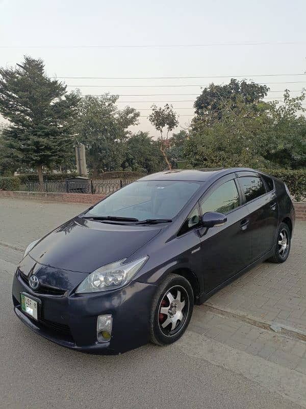 Toyota Prius 2011 Model/2014 Register 4