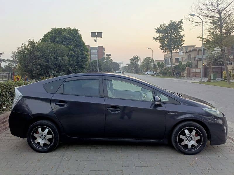 Toyota Prius 2011 Model/2014 Register 5