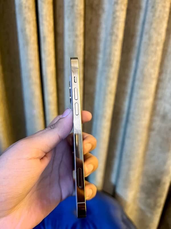 Iphone 12 Pro (Factory unlocked) Non PTA 2