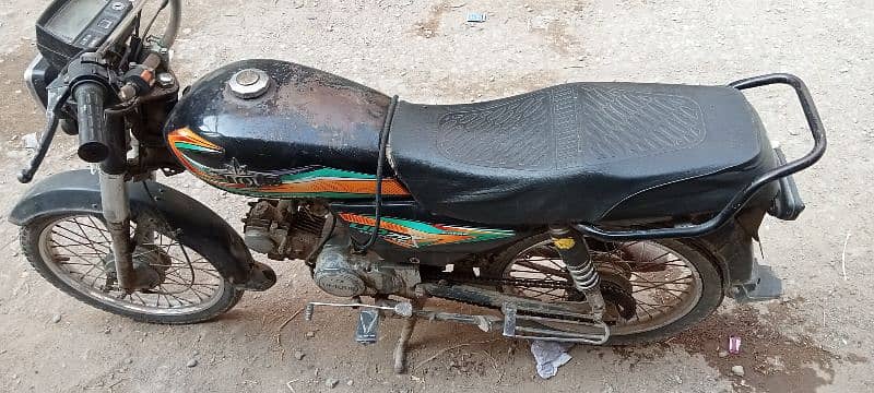 Unique Bike 70CC all okay my contact number 03160010796 1