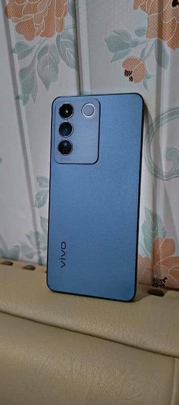 vivo v27e with full Box 8/256GB 0