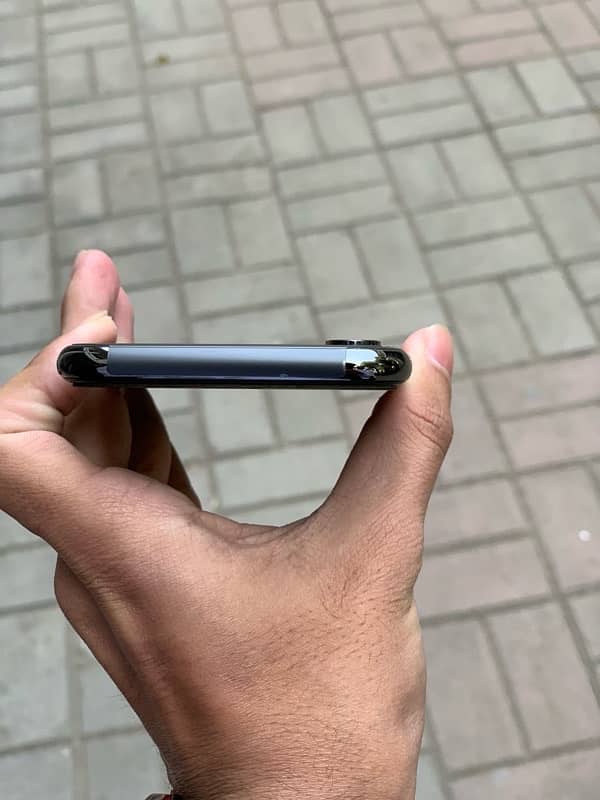 Iphone X 64 condition 10/10 4