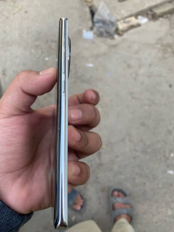 Tecno Spark 20 pro plus 8/256gb 4