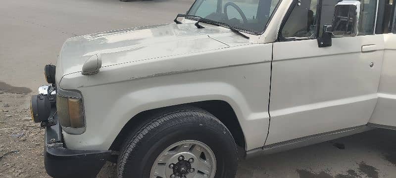 Isuzu Trooper 1991 6