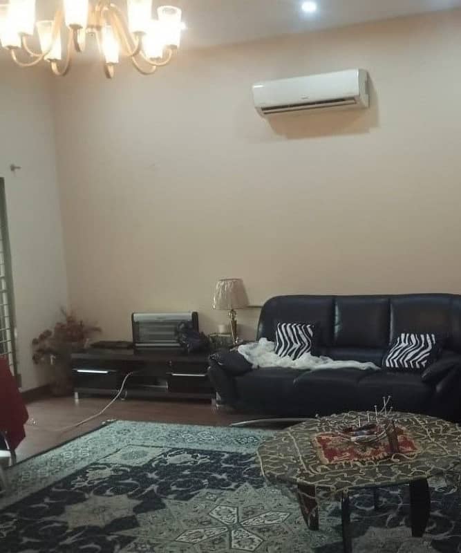 1 Kanal House Use Available For Sale 7