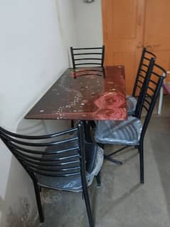 dinning table only 7 month use