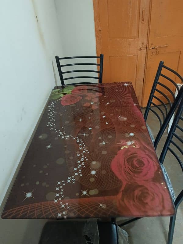 dinning table only 7 month use 1